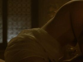 Холлидей Грейнджер голая – Борджиа s02e02 (2012) #3