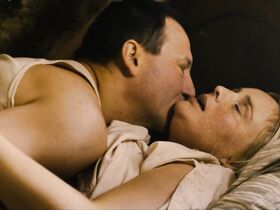 Кинга Прейс голая – В темноте (2011) #2