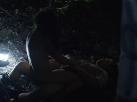 Шерил Сорис голая, Джейми Корчак голая – Изгои s02e04 (2017)