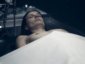 Мари Рённебек голая – Профессор Т. s01e04 (2017)