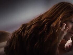 Бобби Сальвор Менуэс голая, Элли Бамбер голая – Под покровом ночи (2016) #3