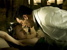 Миа Гот голая – Лекарство от здоровья (2016) #2