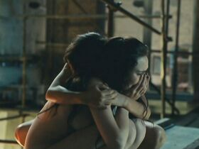 Дебора Франсуа голая, Мария Краакман голая – Моя королева Каро (2009) #2