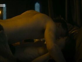 Лили Эппли голая, Криста Тере голая – Максимилиан s01e01 (2017) #2