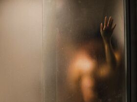 Алессандра Мастронарди голая – Потерянный во Флоренции (2017) #3