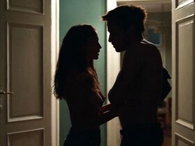 Тереза Палмер голая – Берлинский синдром (2017) #1