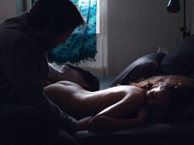 Тереза Палмер голая – Берлинский синдром (2017) #7