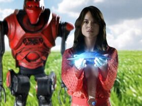 Сара Батлер голая – Лунная ловушка: Цель – Земля (2017) #2