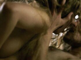 Джоди Комер голая – Белая принцесса s01e06 (2017) #4