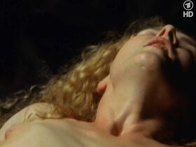 Аня Шиффель голая, Лена Баадер голая – Телефон полиции — 110 s43e05 (2014) #3