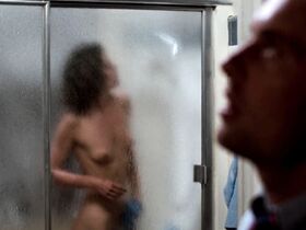 Женевьев Бюжо голая – Кома (1977)