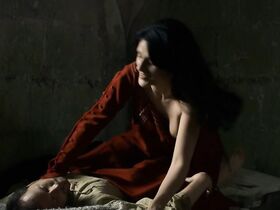 Натали Бланк голая – Тайна замка тамплиеров s01e04 (2010) #2