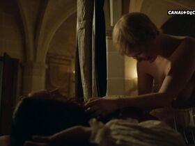 Ханна Артертон голая – Версаль s02e07 (2017) #2