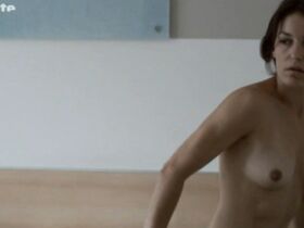 Николетт Кребиц голая – Город под тобой (2010)