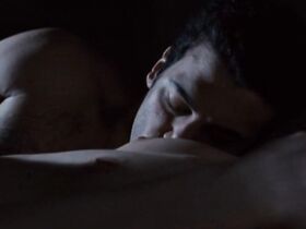 Магдалена Поплавская голая – Между двух огней (2010) #2