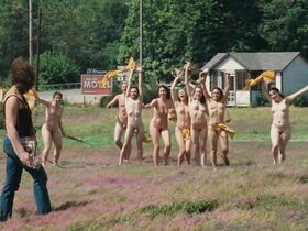 Келли Гарнер голая – Штурмуя Вудсток (2009) #2