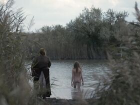 Милли Брэйди голая – Последнее королевство s02e07 (2017)