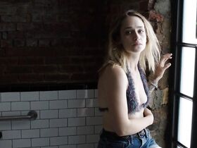 Джемайма Кёрк голая – Девчонки s06e08 (2017) #2