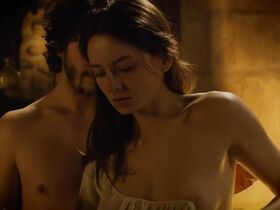 Луиза Пасто голая – Тайна замка тамплиеров s01e01 (2010)