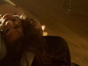 Холли Мэй Бруд голая, Каролин Спор секси, Марли ван дер Вельден голая – Сниквик (2016) #2