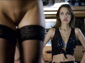 Вильма Раубайте голая, Евгения Брик голая – Матрешки s01e02 (2005) #4