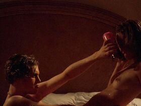 Бижу Филлипс голая – Садист (2001) #2