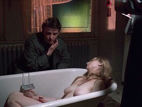 Джой Э. Грегори голая – Blink (1993) #2