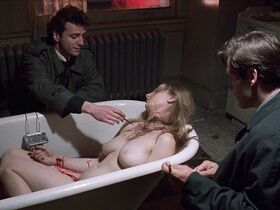 Джой Э. Грегори голая – Blink (1993) #3