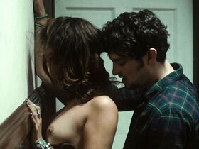 Стелла Маив голая – Длинная ночь, короткое утро (2016)