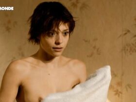 Лиззи Брошере голая – Маленький уголок Франции (2012)