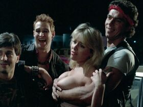 Сьюзи Слэйтер голая – Дикие улицы (1984) #2