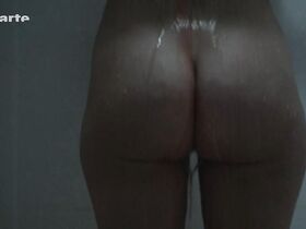 Линн Ван Ройен голая – Отель «Бо Сежур» s01e01-02 (2017)