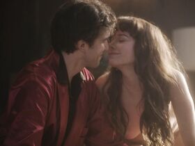 Шара Конолли голая – Американский Плейбой: История Хью Хефнера s01e06-09 (2017) #2