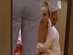 Кароль Буке голая, Барбара Келш голая – Целуй, кого хочешь (2002) #3