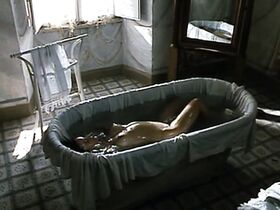 Моника Беллуччи голая – Бриганти (1994) #2