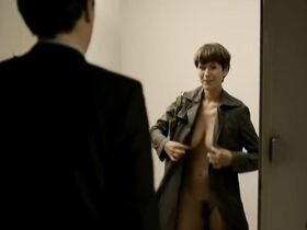 Никола Руф голая – Красная комната (2010) #2