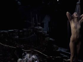 Жанетт Хайн голая – Драйлебен: Что-то лучшее, чем смерть (2011)