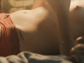 Виктория Кармен Сонн голая – Проникая в кровь (2016) #3