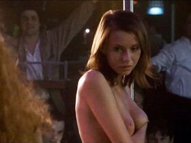 Любовь Толкалина голая, Мила Липнер голая – Матрешки s01e02 (2005)