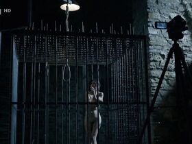 Катерина Янечкова голая – Лабиринт s01e05-06 (2015) #3