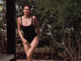 Элис Эванс голая – Очарование (2004) #1