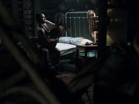 Одетт Эннэйбл голая – Банши s02e01-02 (2014)