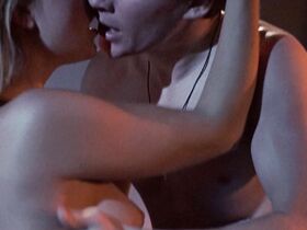 Дарлин Фогел голая – Лыжная школа (1990)