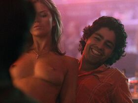 Джулиан Уэллс голая – Антураж s01e07-08 (2004) #3