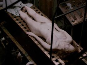 Билли Пайпер голая – Страшные сказки s02e01 (2015)