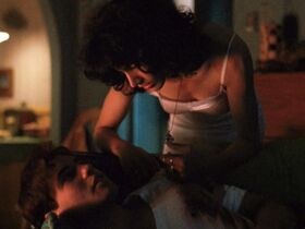 Дженнифер Билз голая – Кровь и бетон (1991) #1