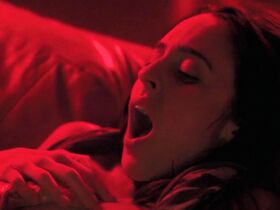 Александра Бард голая, Чармэйн Льюис голая – Чужая кровь (2015) #1