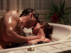 Лиза Эйльбахер голая – Провод под током (1992) #2