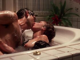 Лиза Эйльбахер голая – Провод под током (1992)