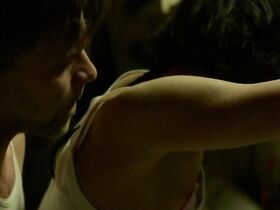 Дженнифер Коннелли секси, Уна Чаплин голая, Мелани Лоран голая – В воздухе (2014) #1